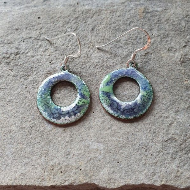 Green enamelled circle earrings - EE003g