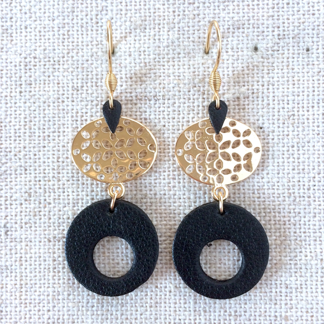 Boucles d’oreilles « Rondo Veneziano » dorées, cuir noir