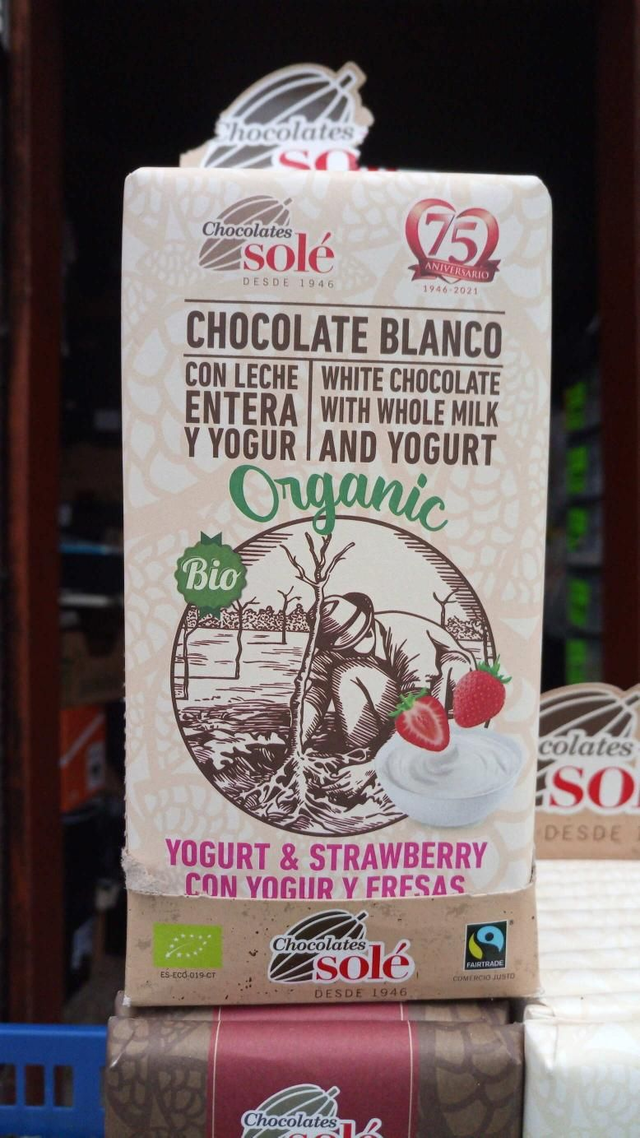 Chocolate blanco con fresa leche entera y yogur