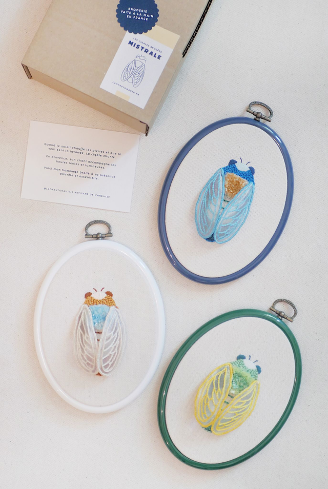 Les Cigales Brodées – Stumpwork &amp; Punch Needle · 11.5 cm