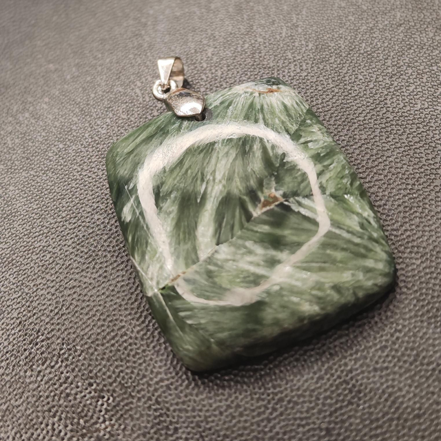 Pendentif Séraphinite Russe 
