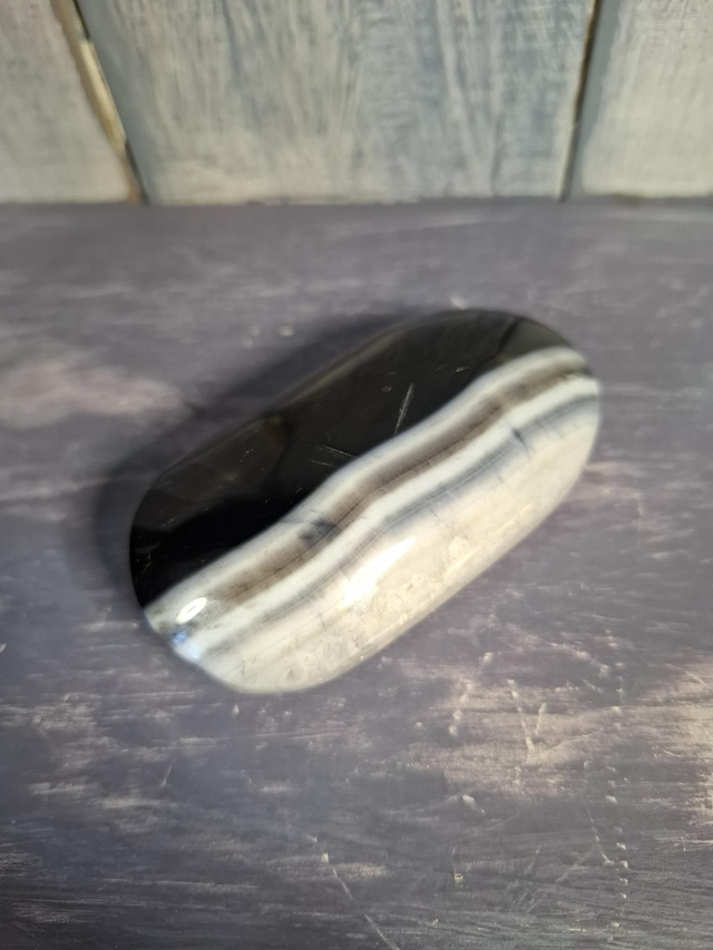 Black Agate Palmstone 