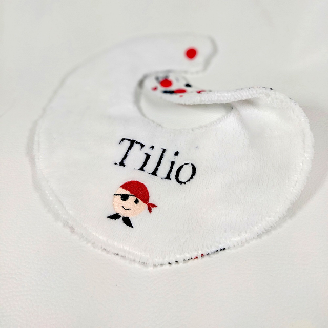 Bavoir rond motif pirate