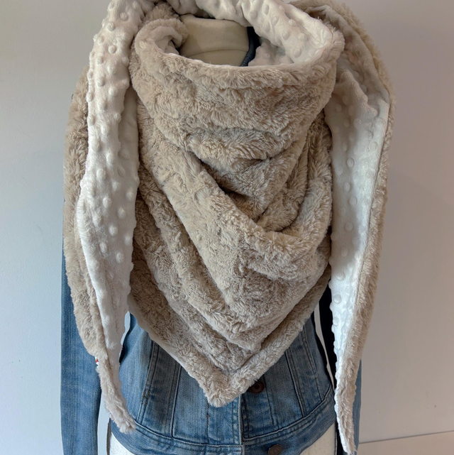 Maxi chèche, châle , écharpe « Happy Elisa Beige Clair 2» doublée en polaire côtelée écru