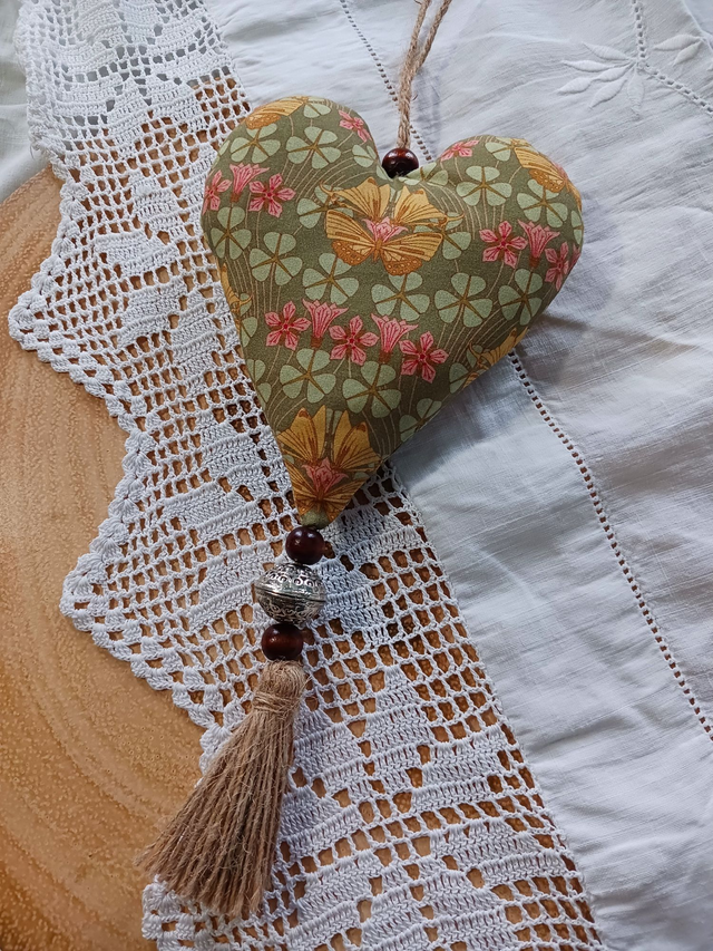 Art Nouveau Boho Tassel Hearts