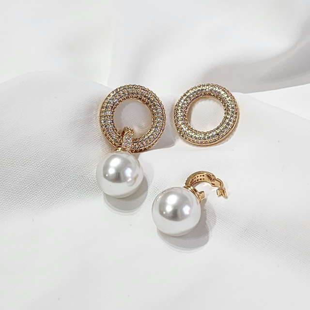 Brinco Cravejado com Perola removível - Ouro