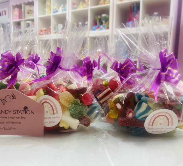 Party favours Rainbow sticker sweet bags