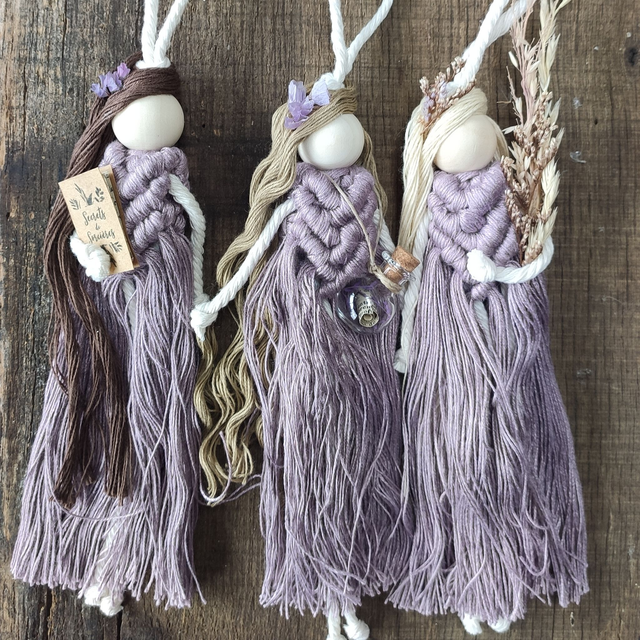 Poupée de sortilège Mauve