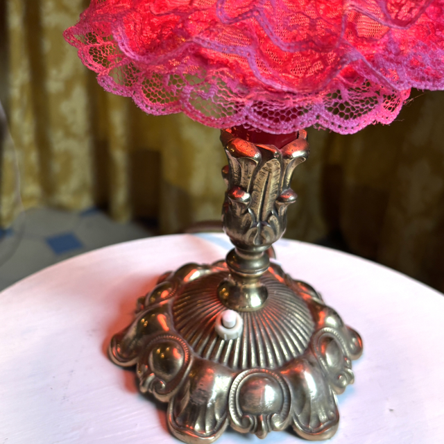 Tischleuchte Boho Style Messing mit pink Schirm 