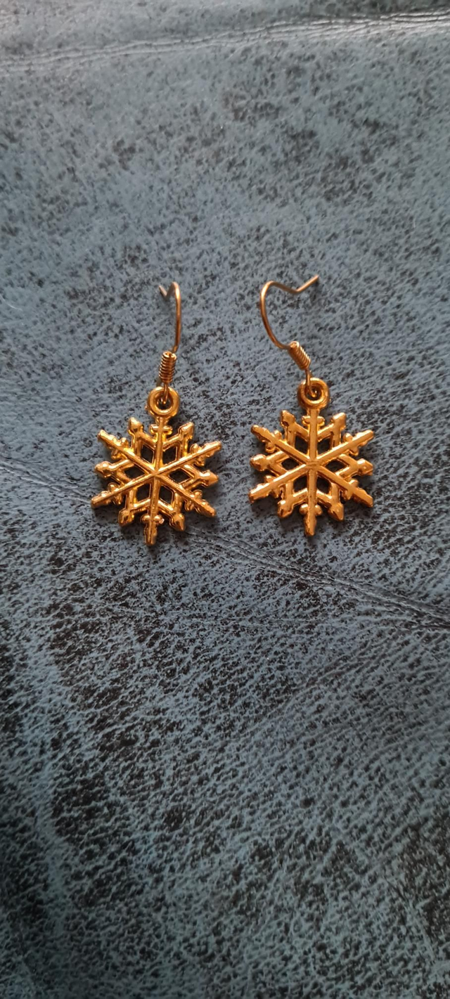 New Gold Snowflake Earrings Hooks