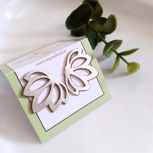 Lotus, nappi (hopea). 