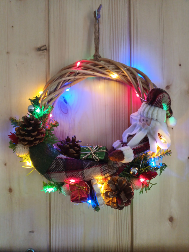 Couronne de noël osier et led