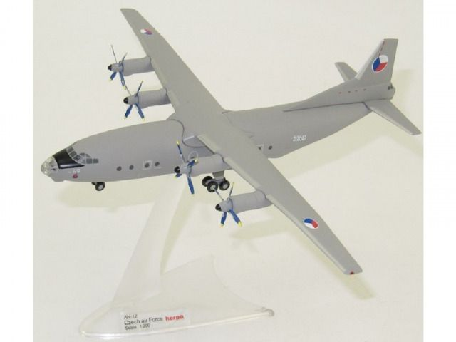 Antonov An-12 Czech Air Force 2105