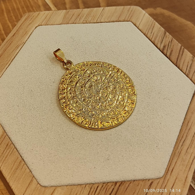 Médaillon &quot;Disque de Phaistos&quot;