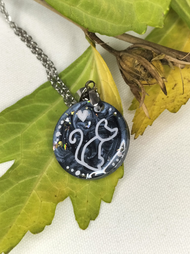 Pendentif "La nuit tous les chats sont gris"