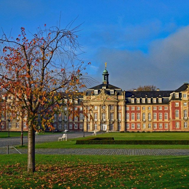 Schloss im Herbst
