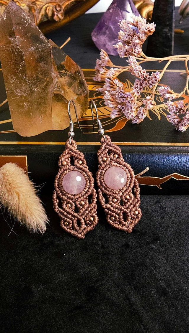 Boucles d'oreilles macramé - quartz rose