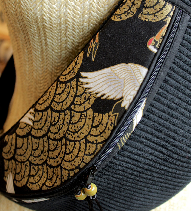 Banane velours noir et motifs grues / Le petit atelier de Maya