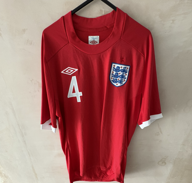 England Away Shirt 2010 Gerrard 4 