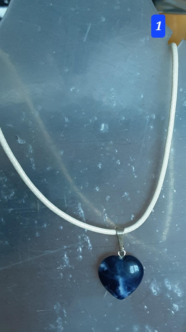 Sodalite cœur 1 avec cordon 