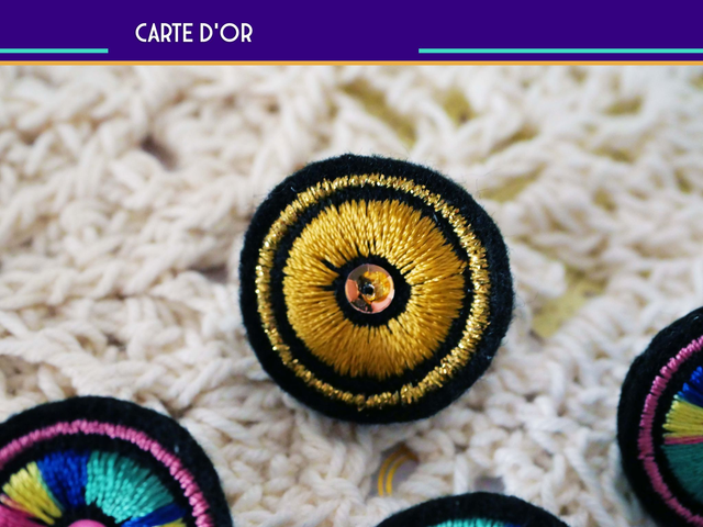 Pupille (Pins brodé machine)