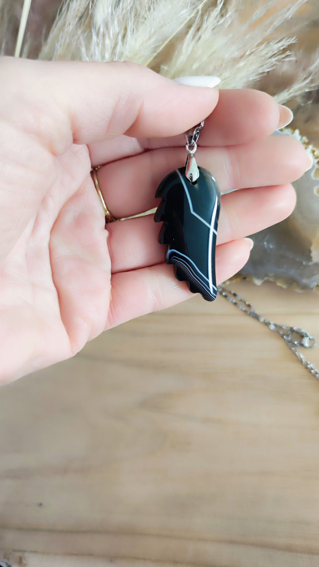 Pendentif "Aile" Agate de Botswana noire