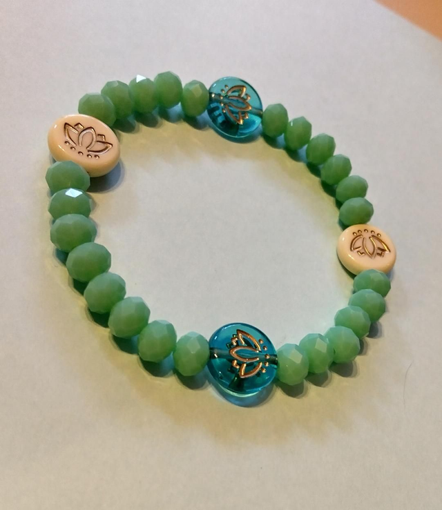 Lotus flower bracelet 