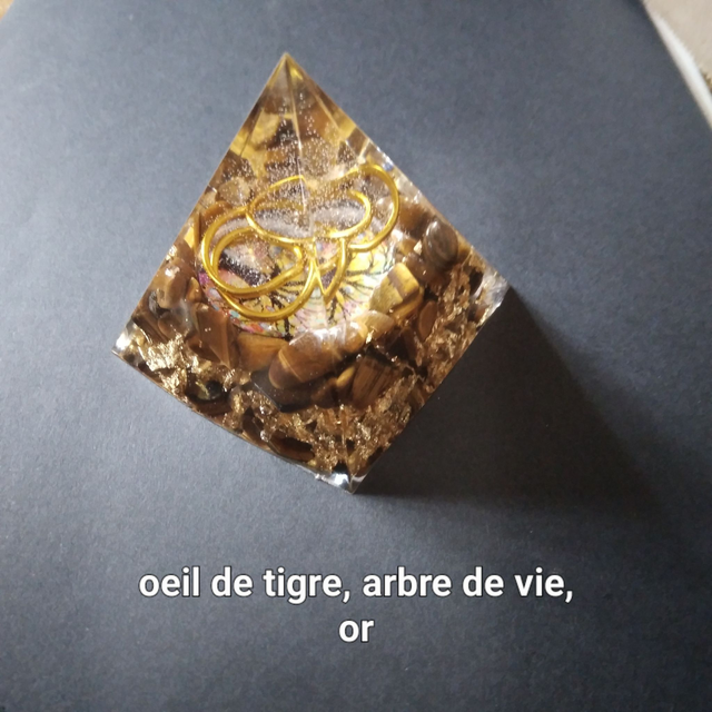 orgonite   pyramide oeil de tigre