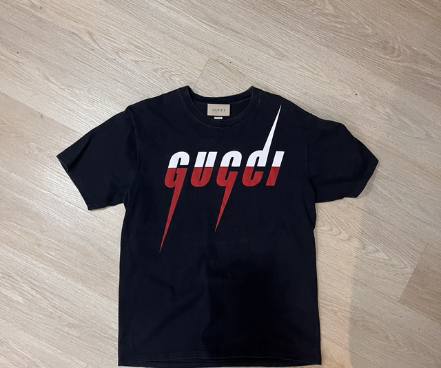 Gucci t-shirt size XL 
