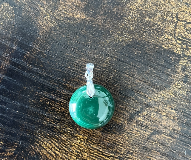 Pendentif en Malachite et bélière argent 