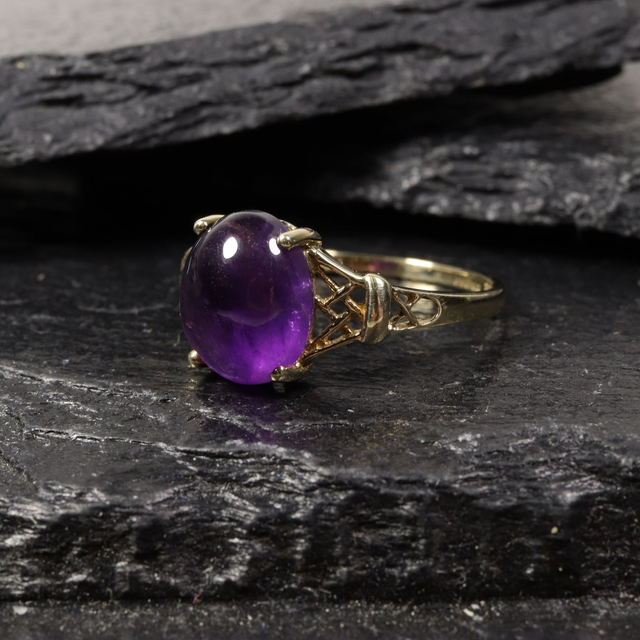 Vintage 9K 9Ct 375 Solid Yellow Gold Oval Cut Cabachon Deep Purple Amethyst Natural Gemstone February Birthstone Ring Size S 1/2 - 9 3/8
