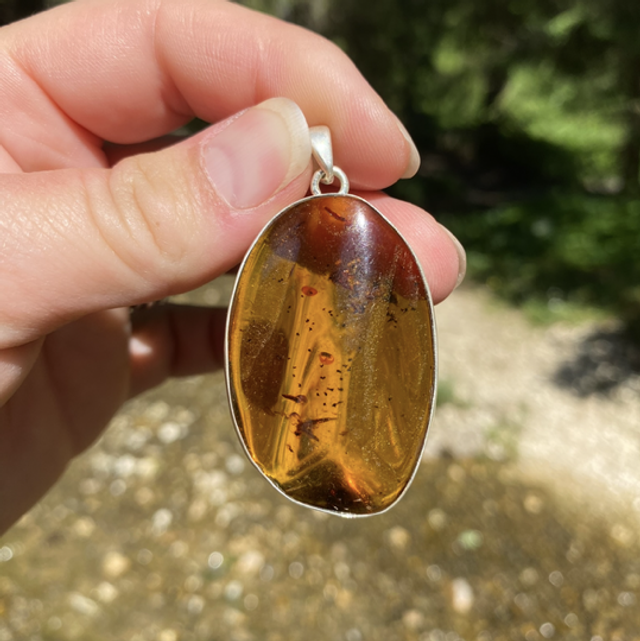Pendentif en argent et Ambre