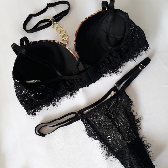 Conjunto de Lingerie Lynx, Animal Print com Cinta Liga e Choker