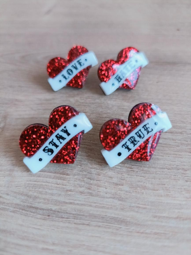Stay True glitter studs