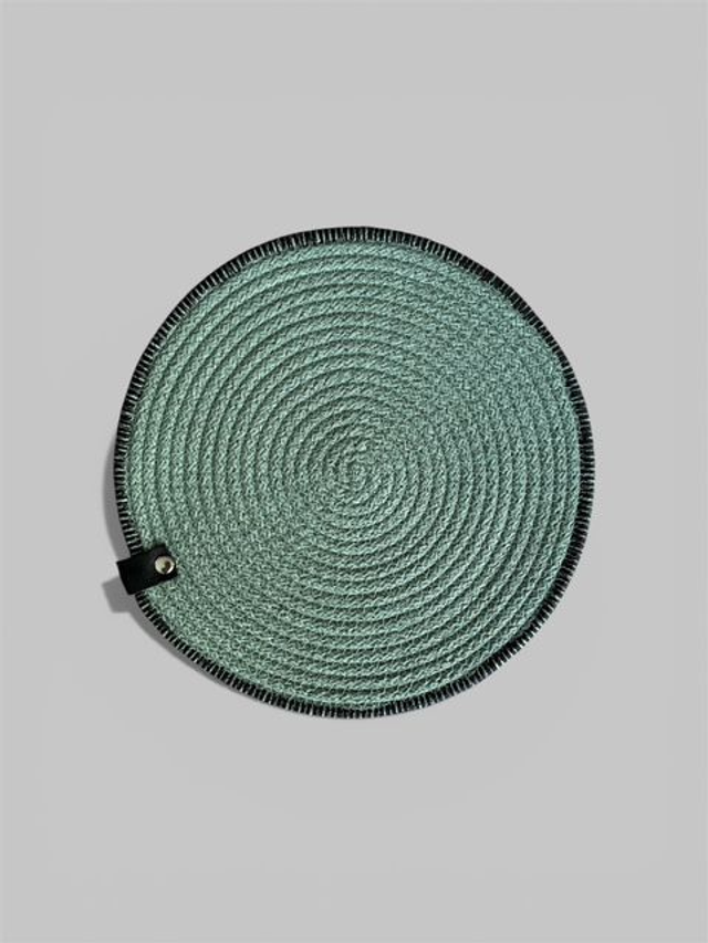 Dessous de plat 20 cm bicolor avec une bordure striée