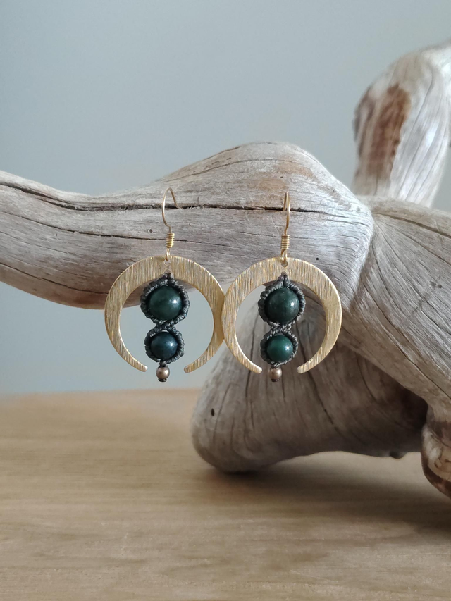 Boucles d'oreilles lune inversée et pierres fines