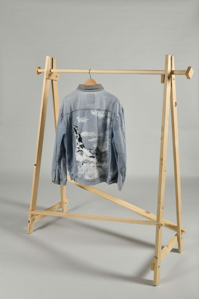 veste en jeans Atlas de seconde main peinte à la main - œuvre paysage montagne enneigée Meribel