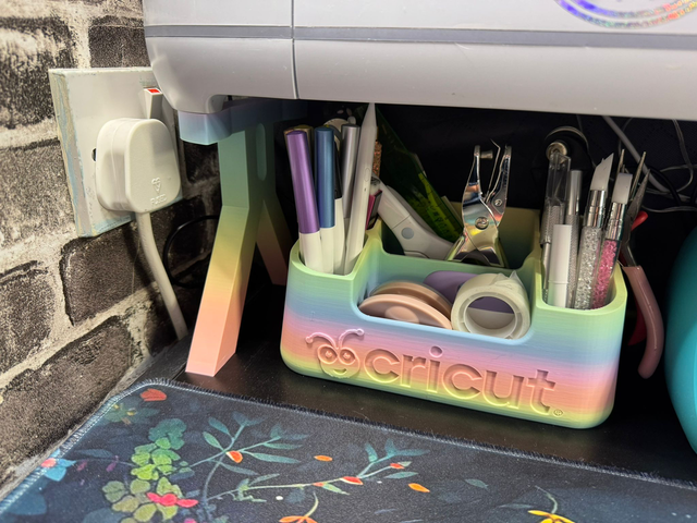 Cricut stand 