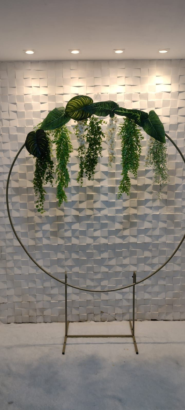 PAINEL REDONDO E FOLHAGENS - LOCAÇÃO 