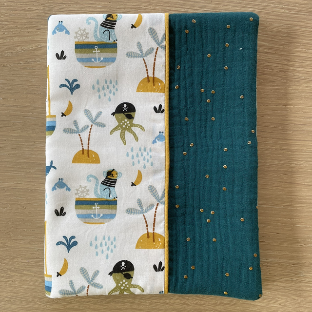 Protège carnet de santé, bleu et animaux pirates 