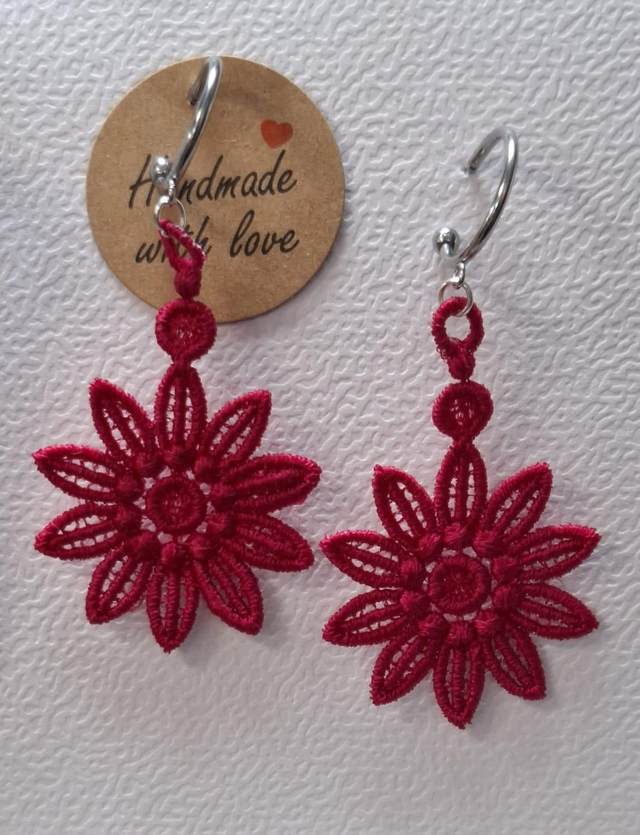Boucles d'oreilles en broderie 