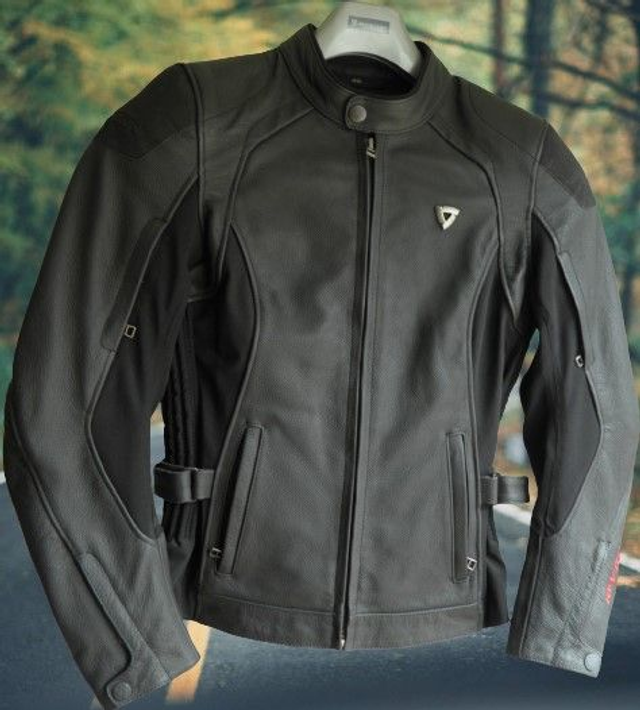 blouson moto cuir femme REV'IT Engineered skin