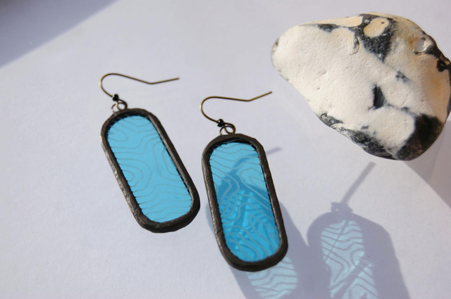 Boucles d'oreilles Cartouches ● Bleu azur gravé