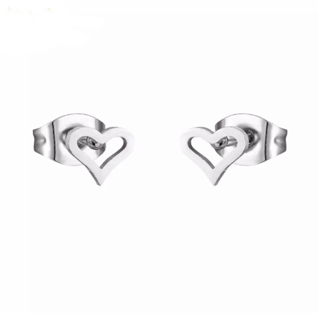 Dainty Cut-out Heart Stud Earrings