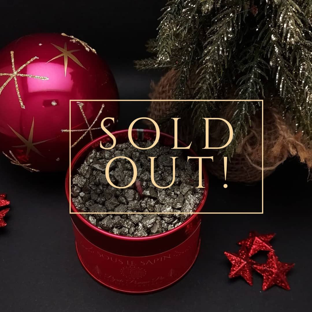 Edition Limitée 2022 - Bougie &#039;Sous Le Sapin&#039;- Parfums Pomme Pin - Pyrite 