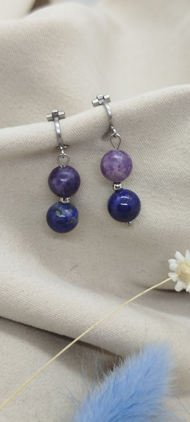 Clips d'oreilles en pierres naturelles de 8 mm (lapis-lazuli, lépidolite)