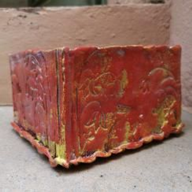 Cache-pot carré estampillé