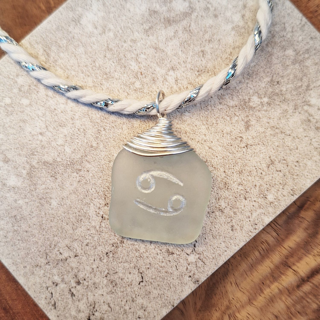 Pendentif Signe Astrologique Cancer – Création artisanale Côte d’Azur