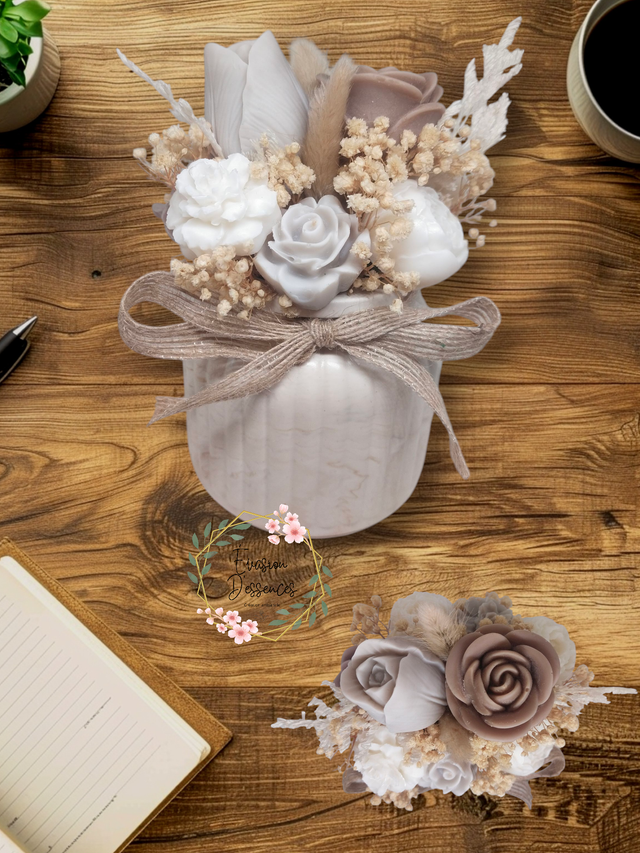 Vase jesmonite et son bouquet de fleurs en cires parfumées Fleur de coton 