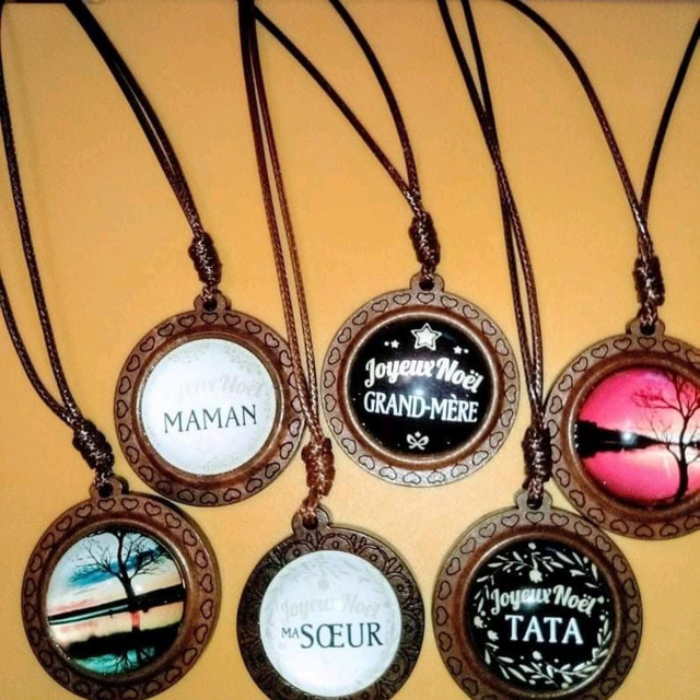 couleur bois , cuir et verre